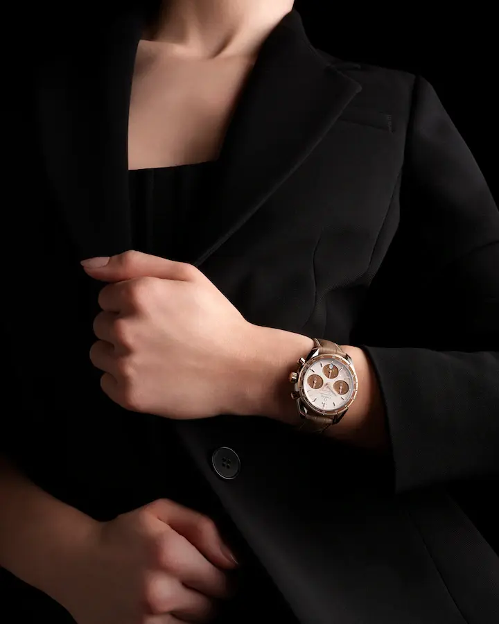 OMEGA Speedmaster 38mm, steel - Sedna™ gold on leather strap Watch - Image 4