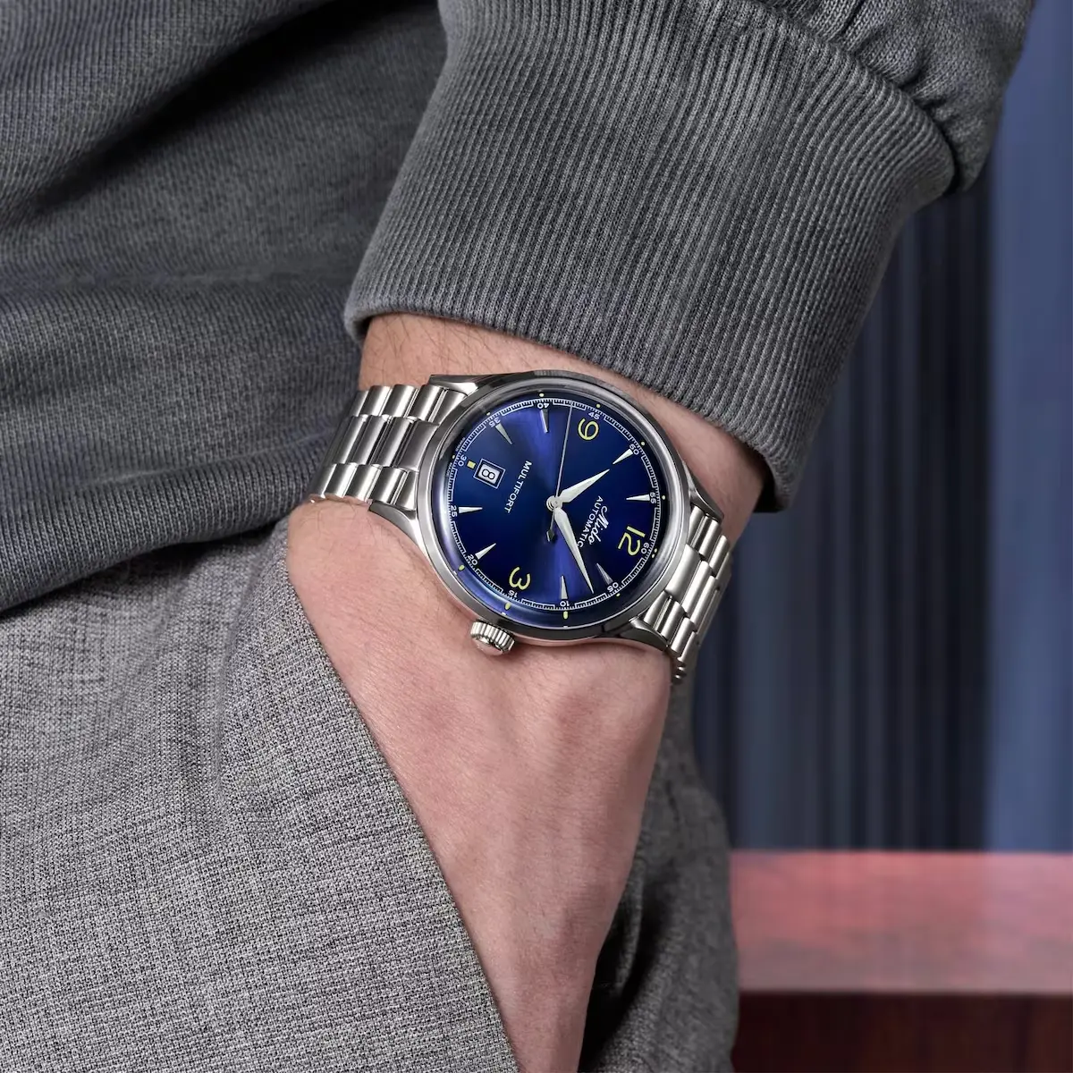 MIDO Multifort Powerwind 40mm watch, Blue Dial & Stainless Steel - Image 4