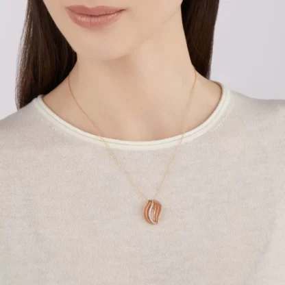 Velaa Waves Rose Gold & Diamonds Pendant