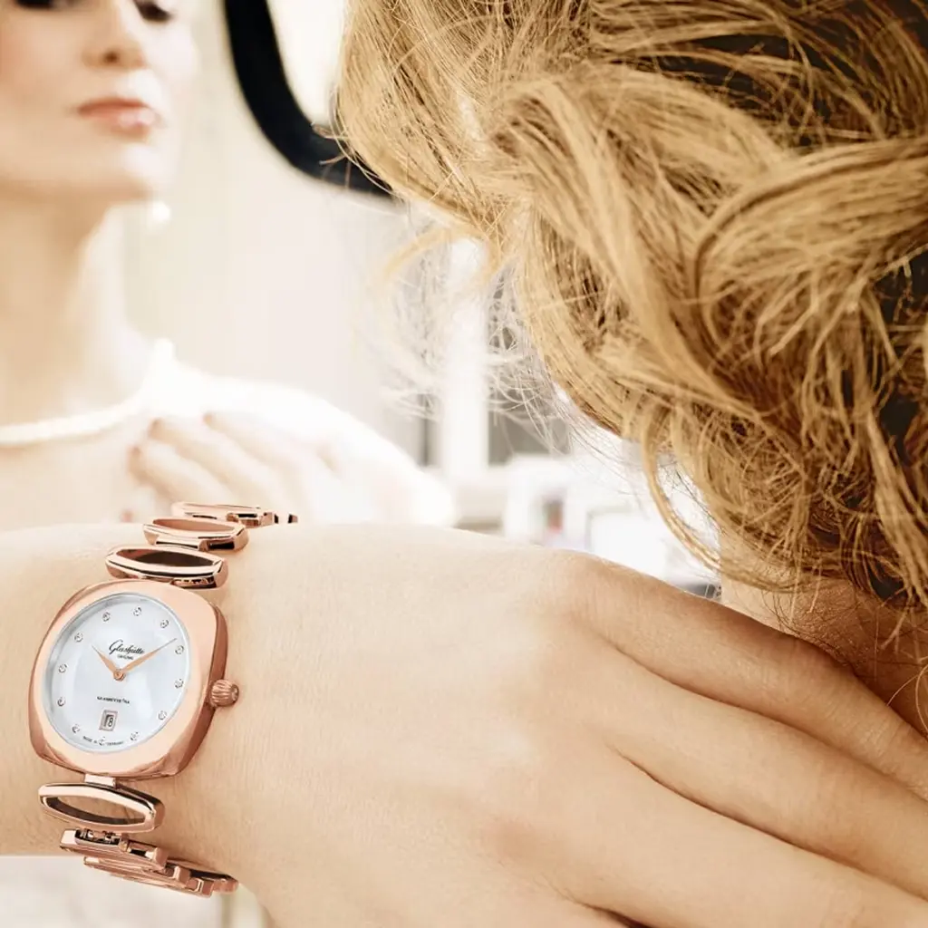 Glashütte Original Pavonina 31x31mm, Diamonds, Blue Mother-of-Pearl Dial - Image 2