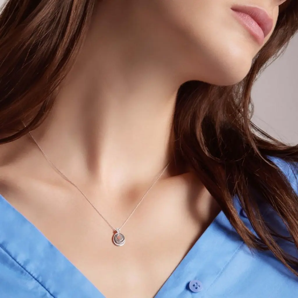 Velaa Star Pendant in 18k Pink Gold - Image 2