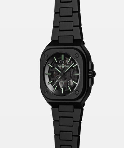 Bell&Ross BR-05 Skeleton Black Lum Ceramic, 41mm side view