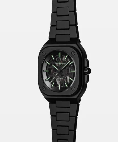 Bell&Ross BR-05 Skeleton Black Lum Ceramic, 41mm side view