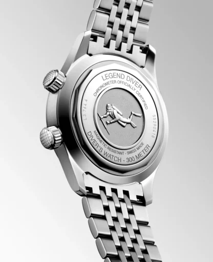 Back case of the Longines Legend Diver 39mm, Stainless Steel, Green Lacquered Polished