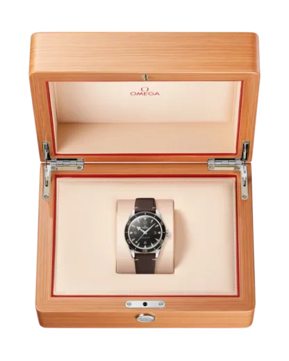 box - Seamaster 300 41 mm, steel on leather strap