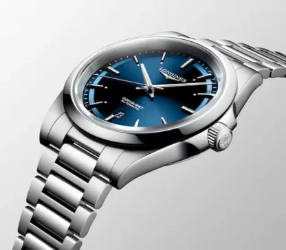 Conquest Automatic 41mm, Stainless Steel, Sunray Blue Dial - side view