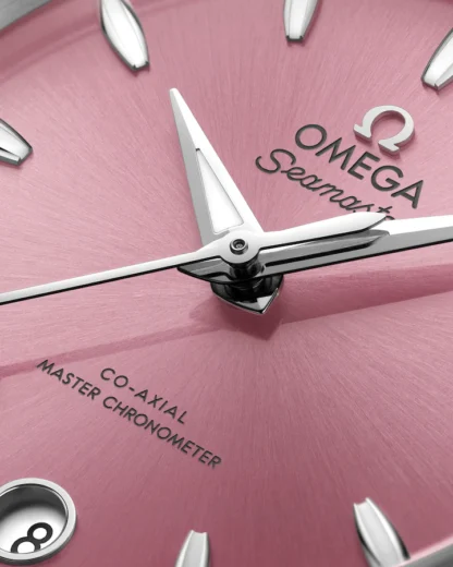 Seamaster Aqua Terra Shades 34mm, Shell Pink Dial - closer view of the dial