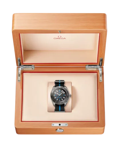 Seamaster Planet Ocean 6000M 45.5 mm, titanium on NATO strap - in the box