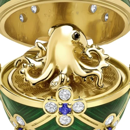 Limited Edition 007 Octopussy Egg Surprise Locket - closer look