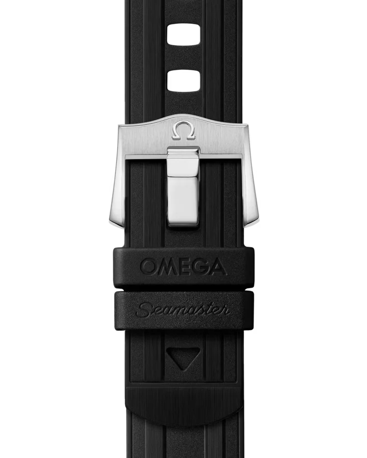 Seamaster Diver 300M 42 mm, steel on rubber strap - strap view