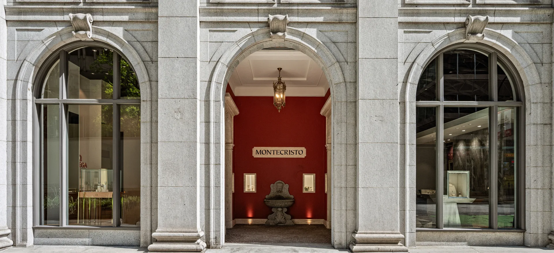 Downtown Vancouver Banner - Montecristo Jewellers