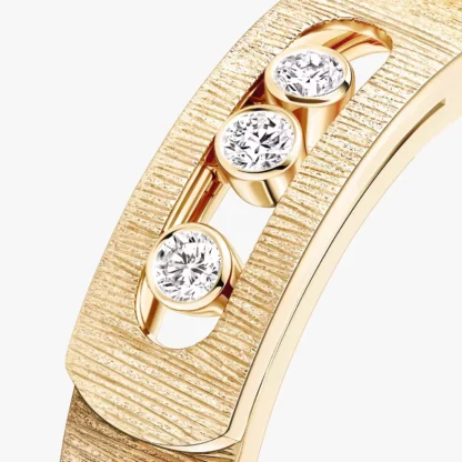 Move Noa Ciselé Diamond Ring in Yellow Gold - Image 3
